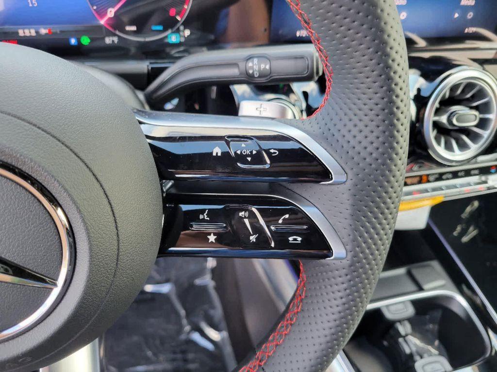 new 2025 Mercedes-Benz GLA 250 car, priced at $51,720