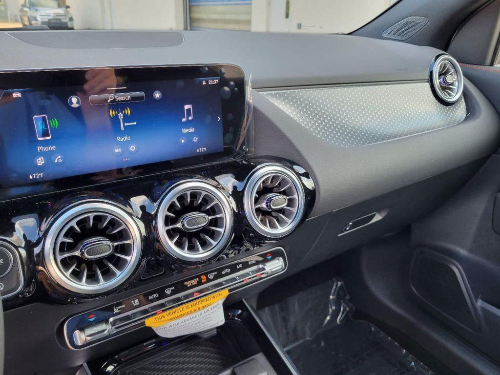 new 2025 Mercedes-Benz GLA 250 car, priced at $51,720