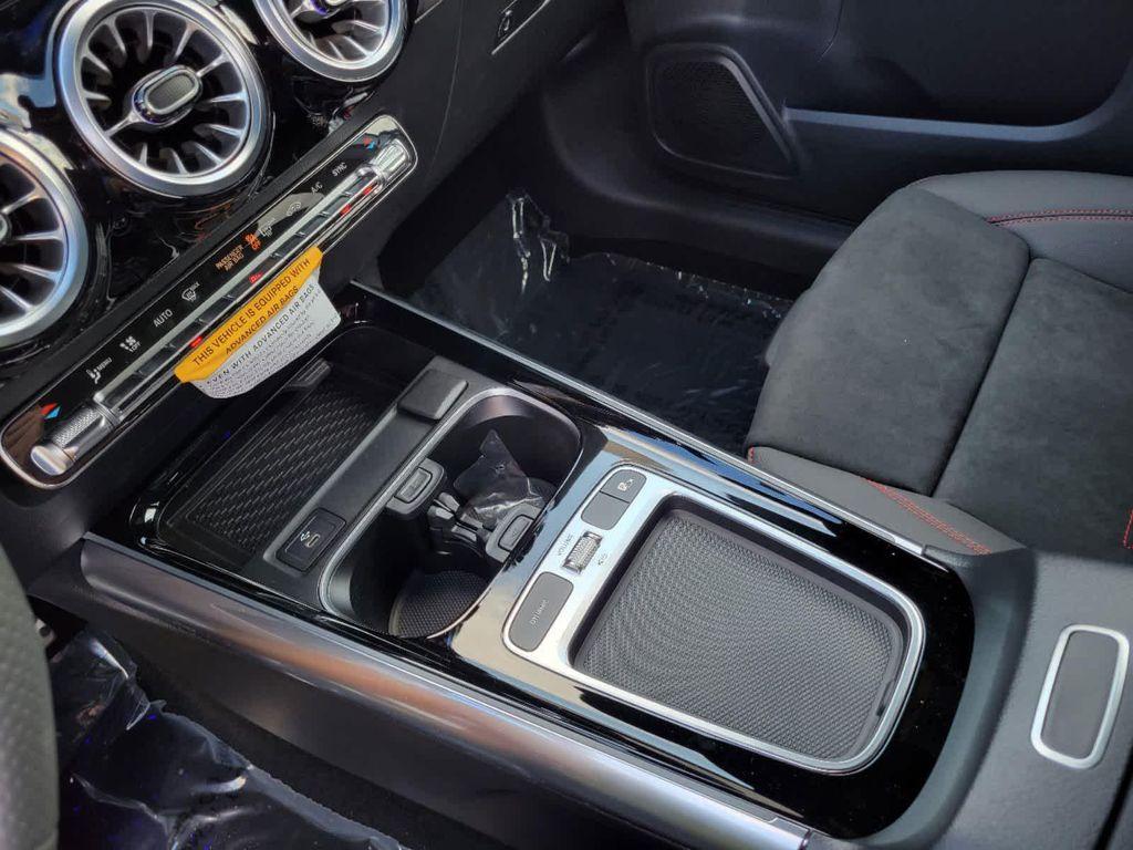 new 2025 Mercedes-Benz GLA 250 car, priced at $51,720