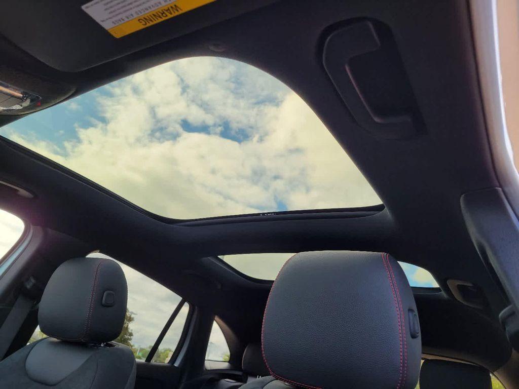 new 2025 Mercedes-Benz GLA 250 car, priced at $51,720