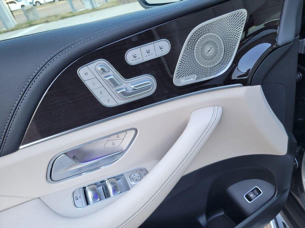 new 2025 Mercedes-Benz GLS 450 car, priced at $96,865