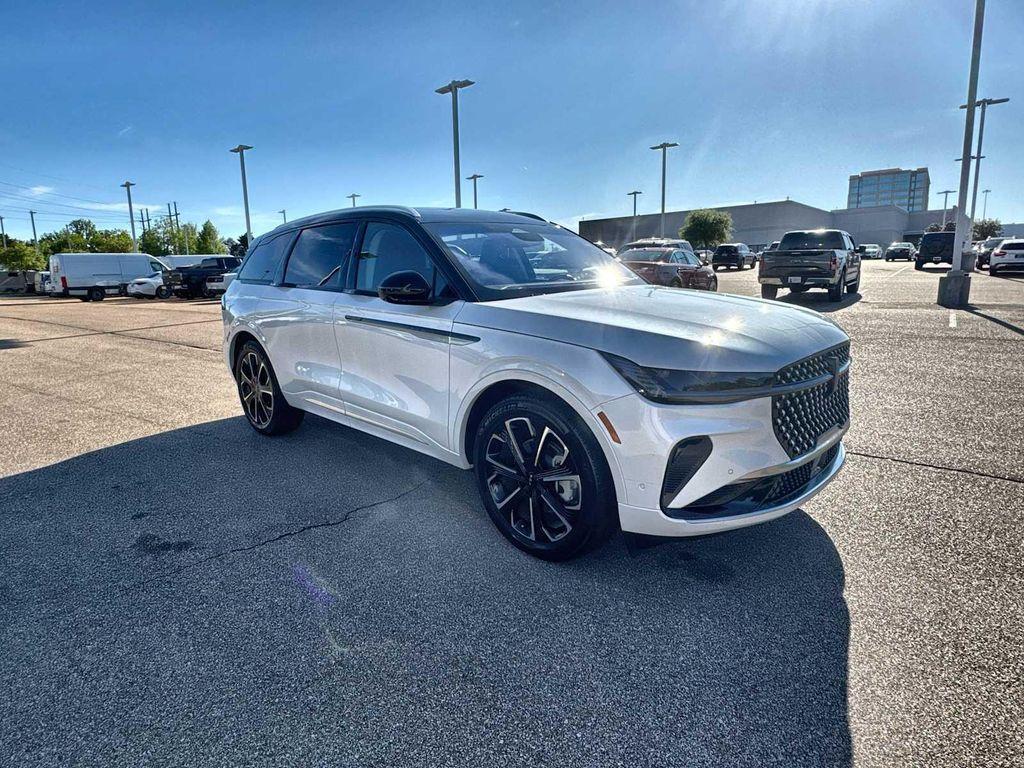 used 2024 Lincoln Nautilus car, priced at $40,425