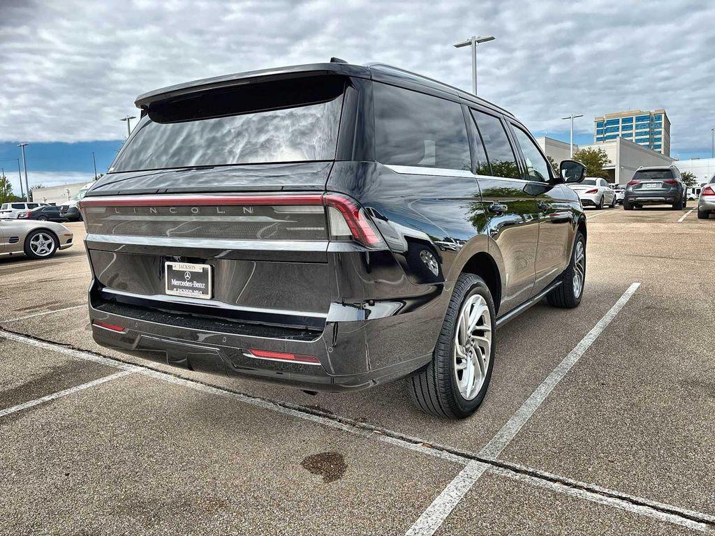 used 2025 Lincoln Navigator car, priced at $76,870