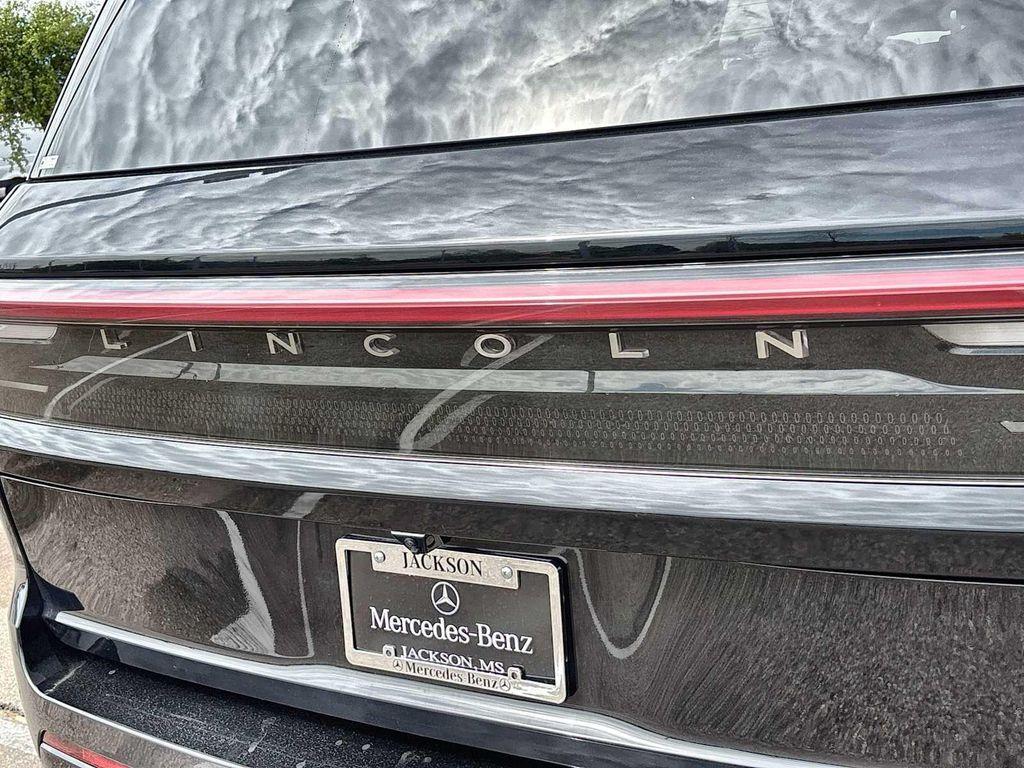 used 2025 Lincoln Navigator car, priced at $76,870