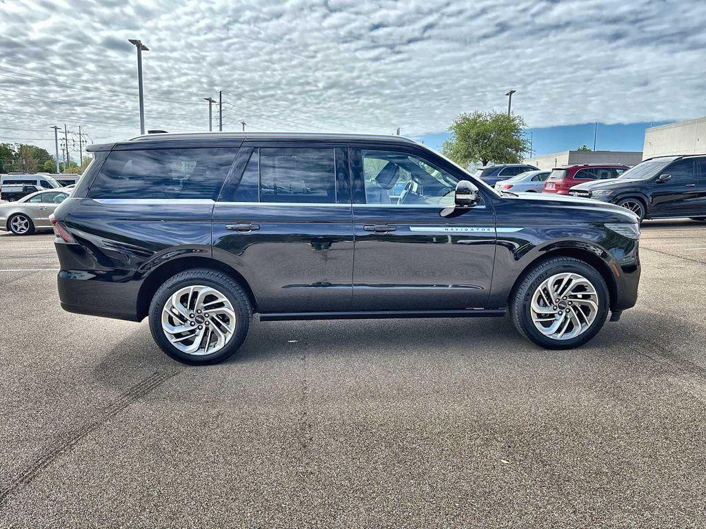 used 2025 Lincoln Navigator car, priced at $76,870