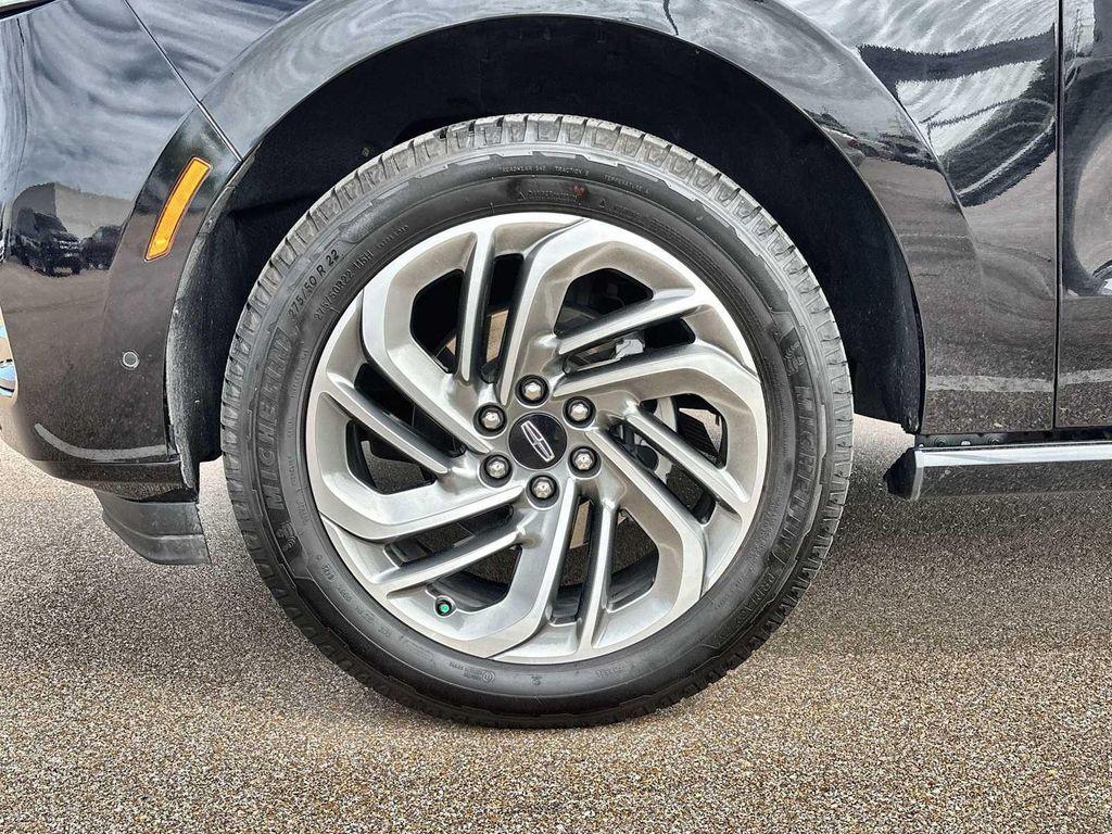 used 2025 Lincoln Navigator car, priced at $76,870