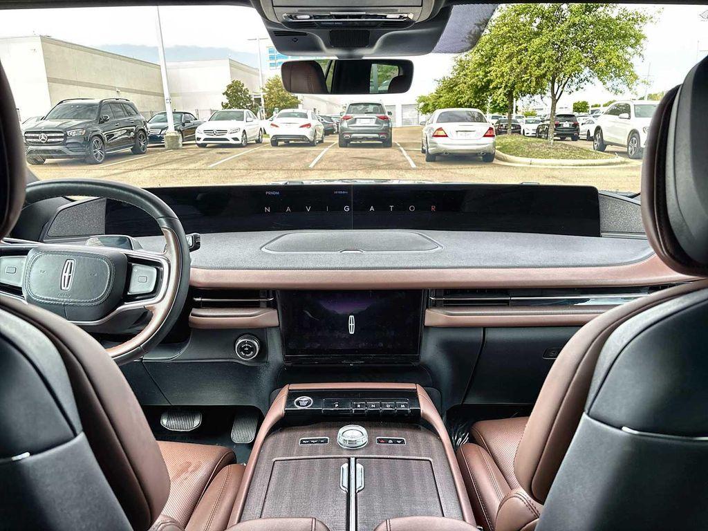 used 2025 Lincoln Navigator car, priced at $76,870