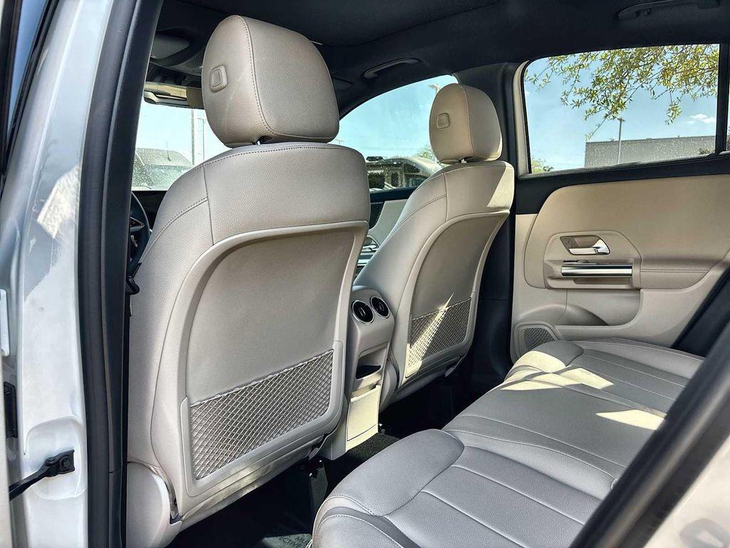 new 2026 Mercedes-Benz GLA 250 car, priced at $47,835