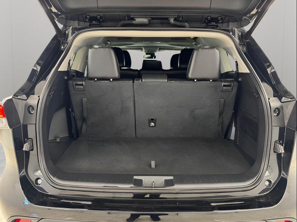 used 2022 Toyota Highlander car, priced at $32,995