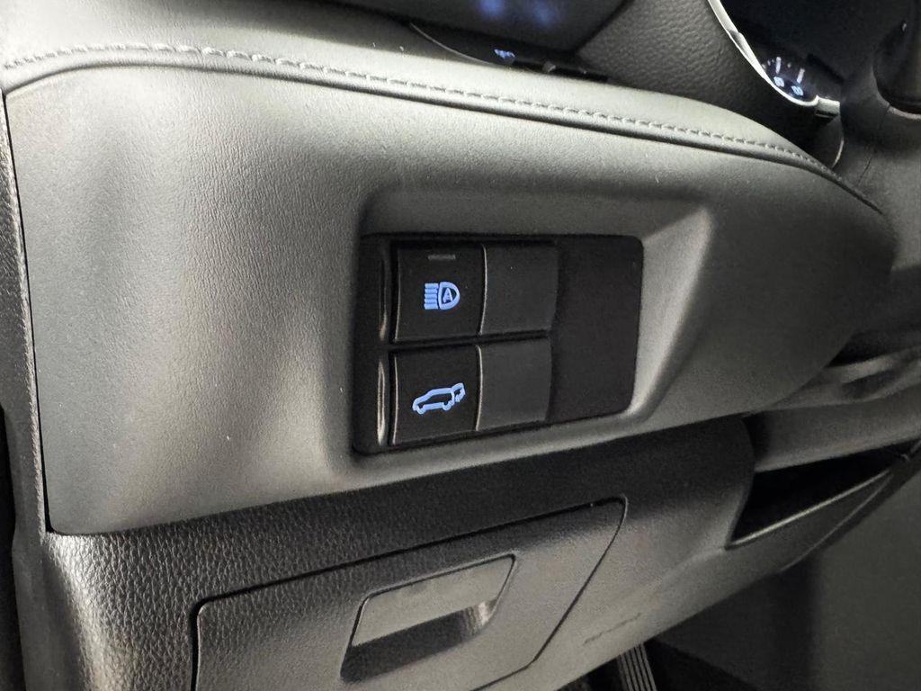 used 2022 Toyota Highlander car, priced at $32,995