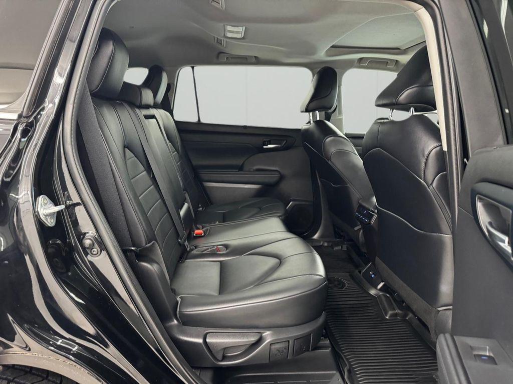 used 2022 Toyota Highlander car, priced at $32,995