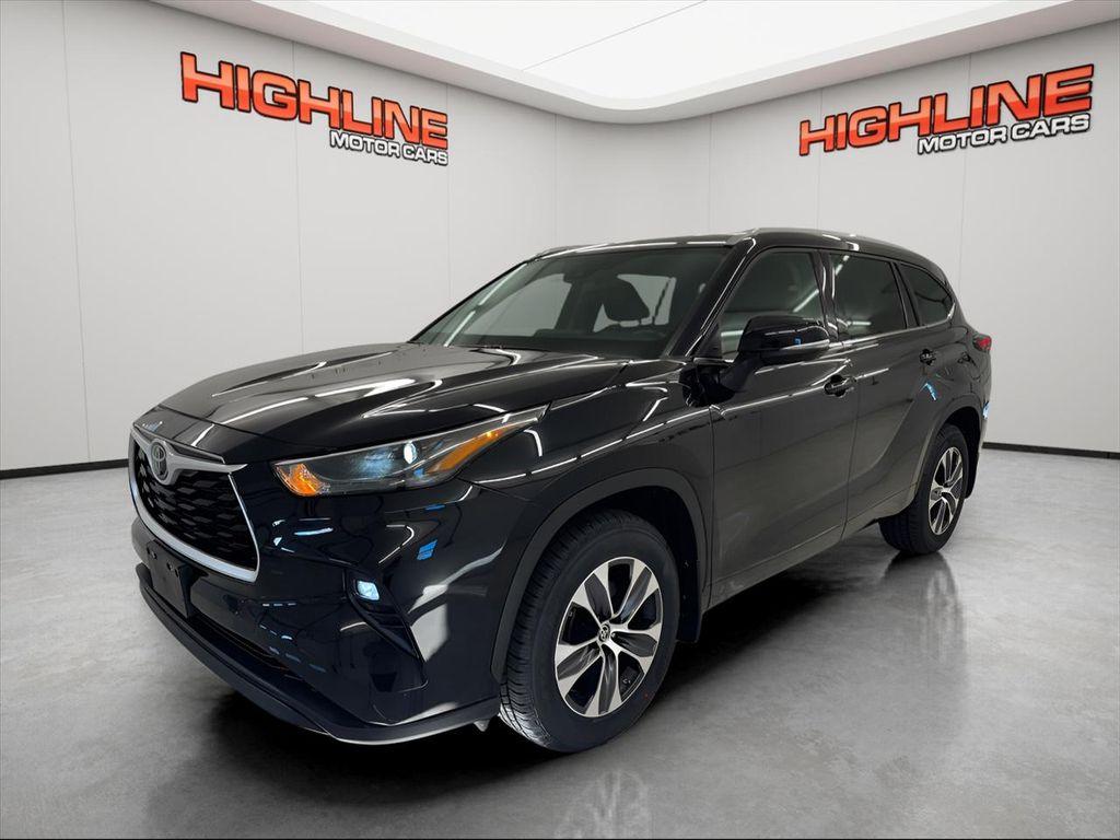 used 2022 Toyota Highlander car, priced at $32,995