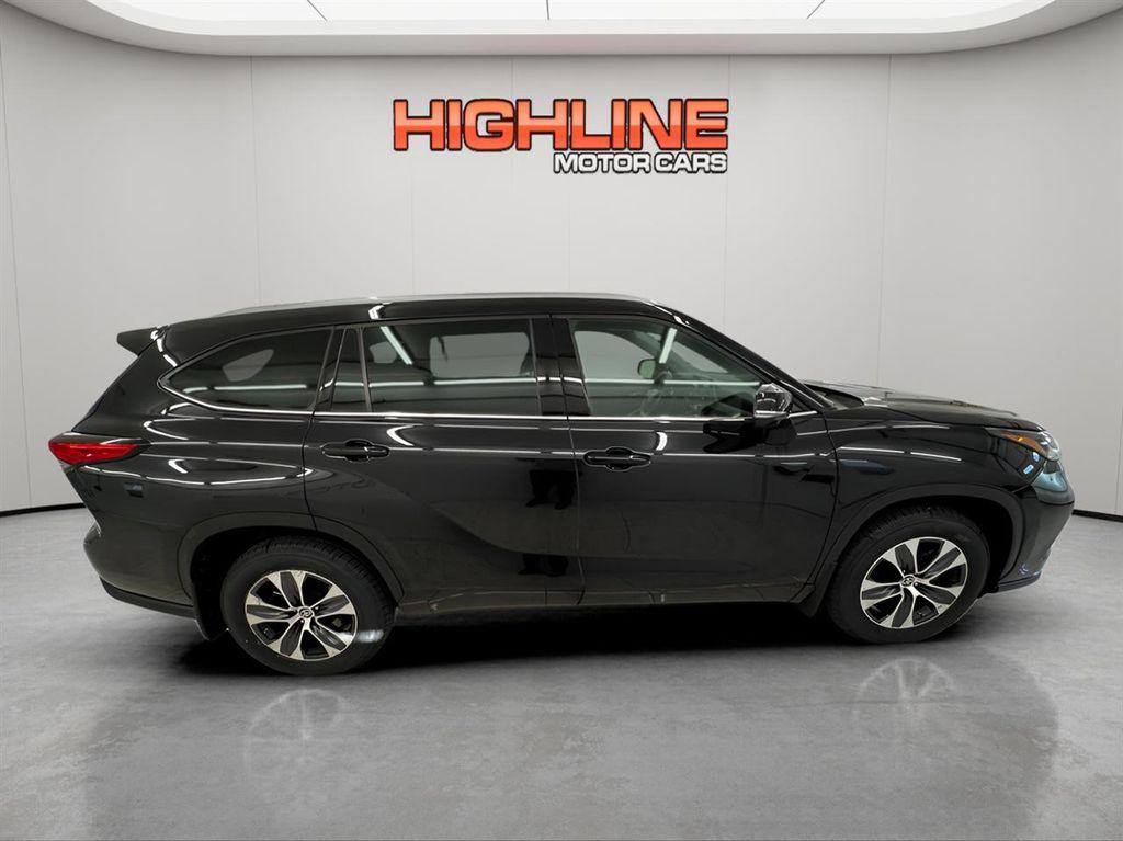used 2022 Toyota Highlander car, priced at $32,995