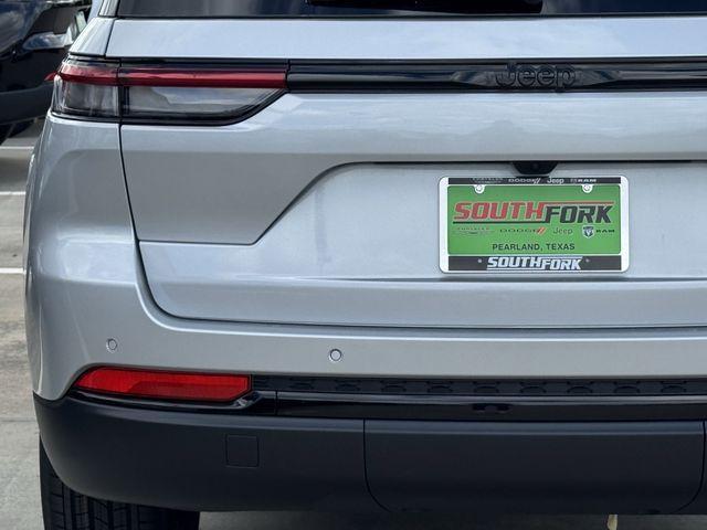 new 2025 Jeep Grand Cherokee car, priced at $38,475