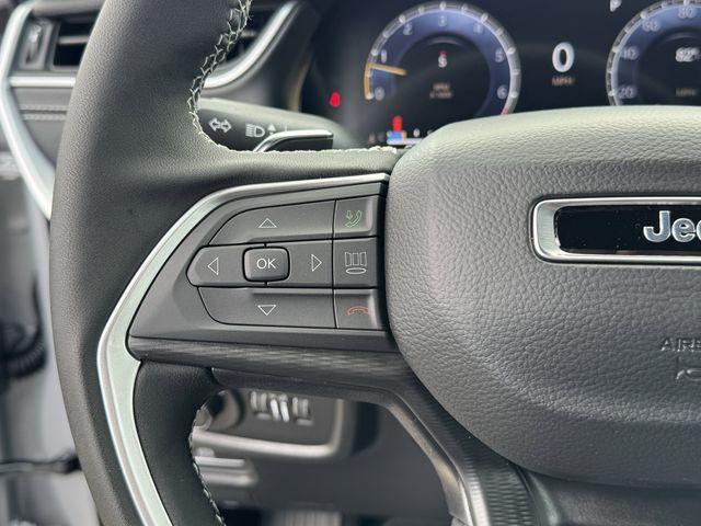 new 2025 Jeep Grand Cherokee car, priced at $38,475