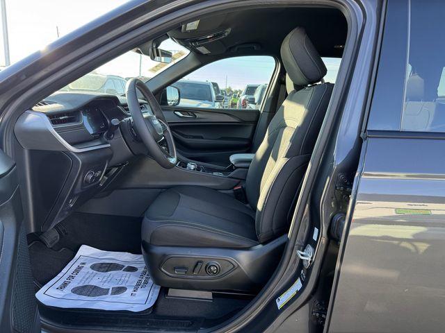 new 2025 Jeep Grand Cherokee L car, priced at $32,125