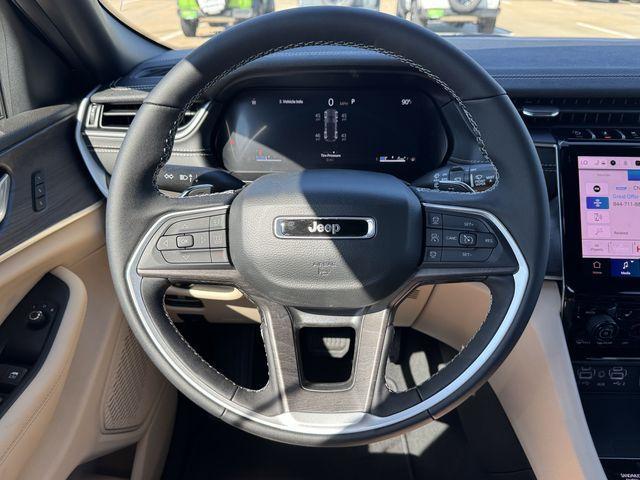 new 2025 Jeep Grand Cherokee car, priced at $40,815