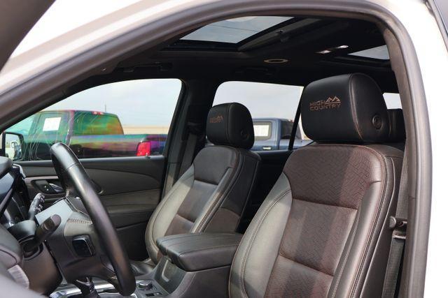 used 2023 Chevrolet Traverse car, priced at $32,097