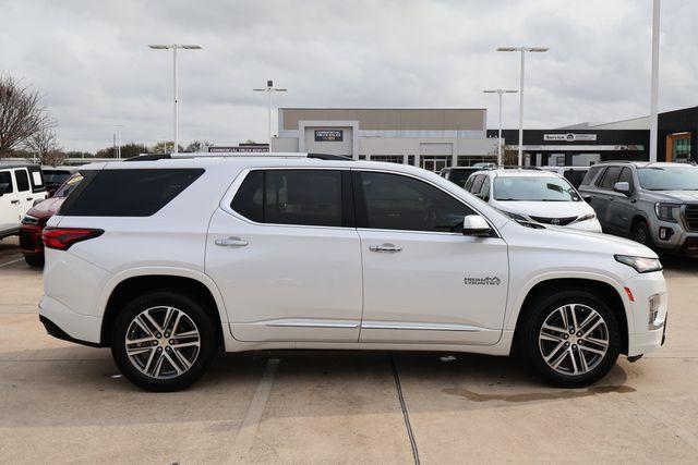 used 2023 Chevrolet Traverse car, priced at $32,097