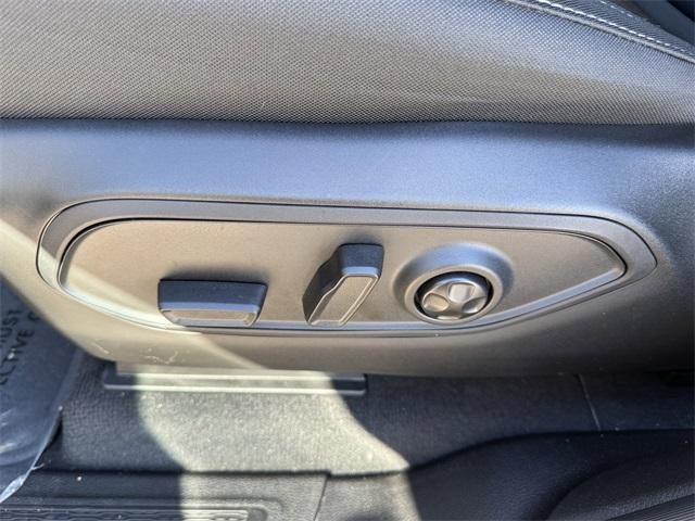 used 2025 Jeep Grand Cherokee car, priced at $32,399