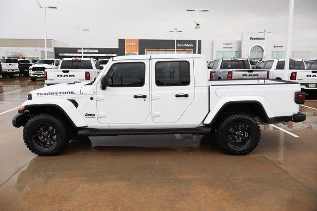 new 2026 Jeep Gladiator car, priced at $45,005
