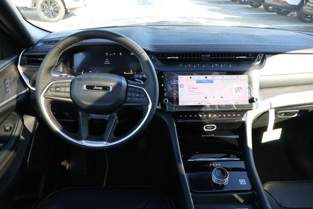 new 2026 Jeep Grand Cherokee car, priced at $43,825