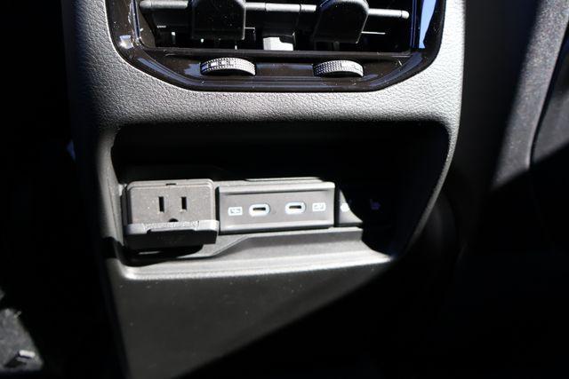 new 2026 Jeep Grand Cherokee car, priced at $43,825