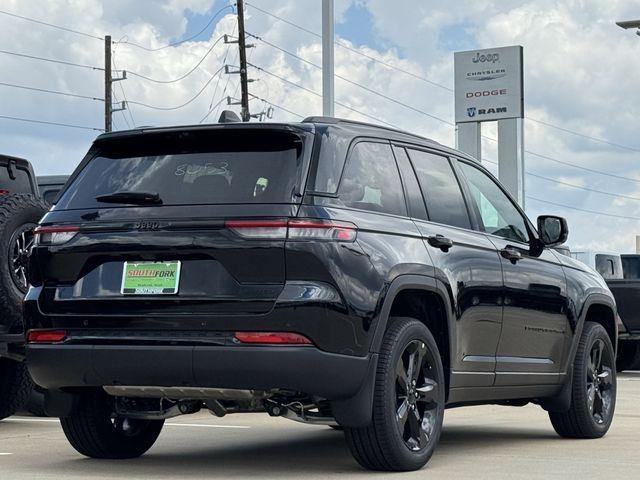 new 2025 Jeep Grand Cherokee car, priced at $42,585