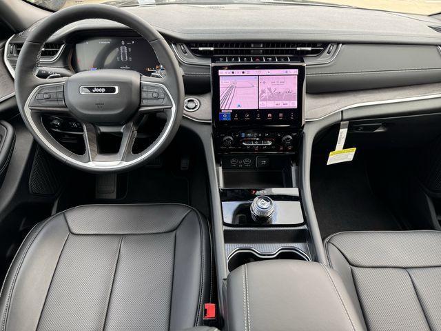 new 2025 Jeep Grand Cherokee car, priced at $42,585