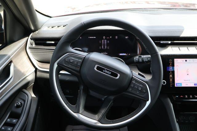 new 2026 Jeep Grand Cherokee car, priced at $41,675