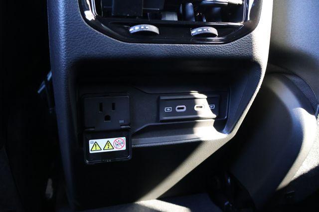 new 2026 Jeep Grand Cherokee car, priced at $42,155