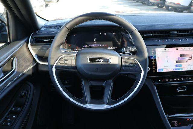 new 2026 Jeep Grand Cherokee car, priced at $42,155