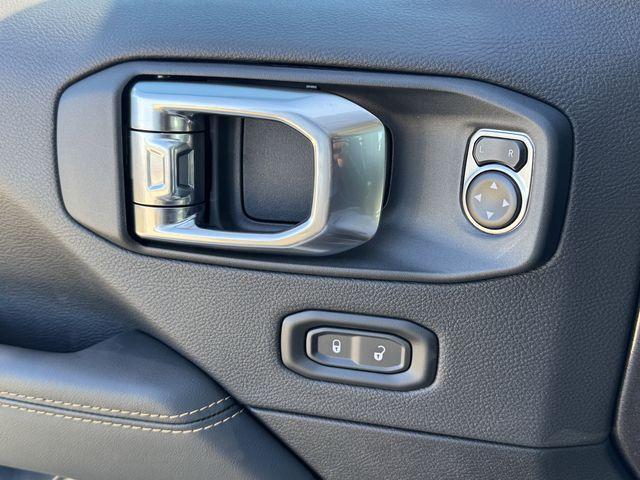 new 2026 Jeep Wrangler car, priced at $47,060