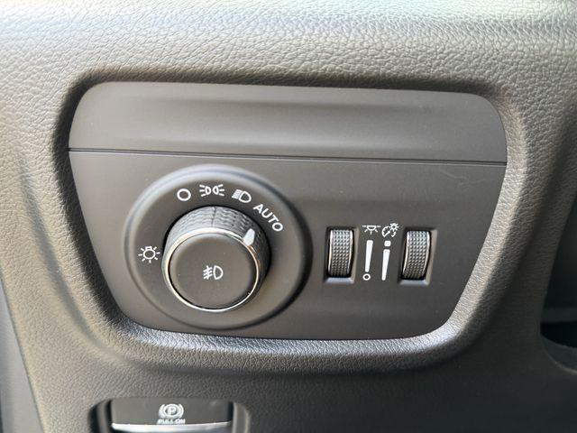 new 2025 Jeep Grand Cherokee car, priced at $54,255