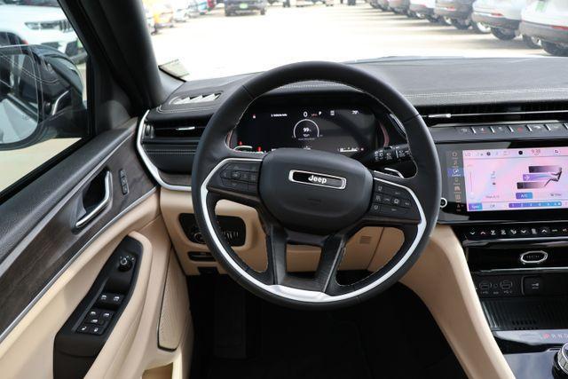 new 2026 Jeep Grand Cherokee car, priced at $42,830