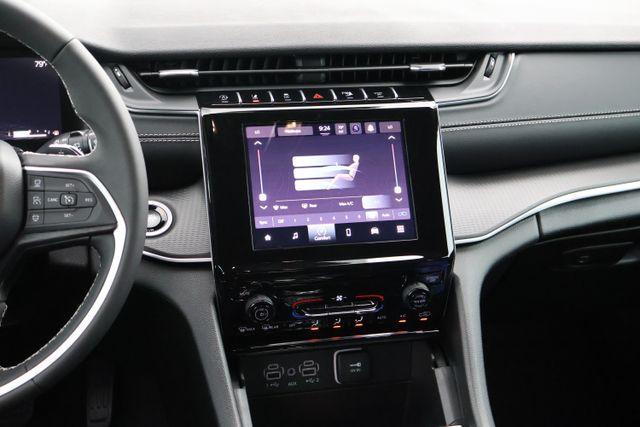 new 2026 Jeep Grand Cherokee car, priced at $32,835
