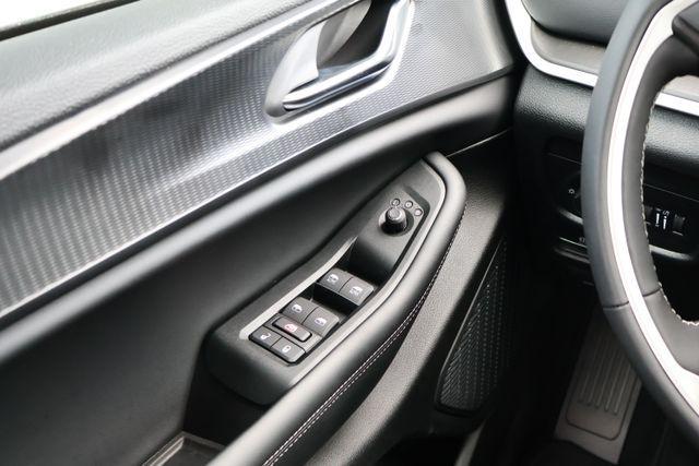 new 2025 Jeep Grand Cherokee car, priced at $37,480