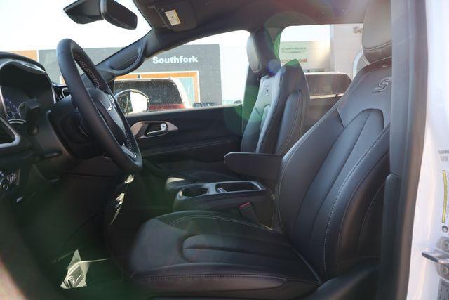 new 2026 Chrysler Pacifica car, priced at $41,405