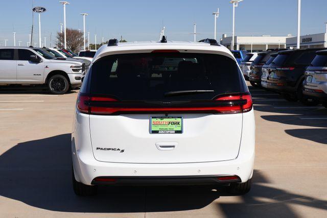 new 2026 Chrysler Pacifica car, priced at $41,405