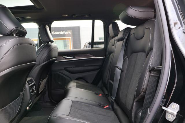 new 2026 Jeep Grand Cherokee car, priced at $39,775