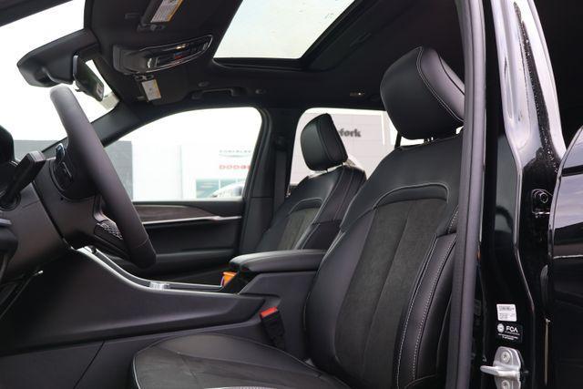new 2026 Jeep Grand Cherokee car, priced at $39,775