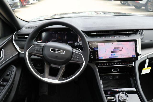 new 2026 Jeep Grand Cherokee car, priced at $39,775