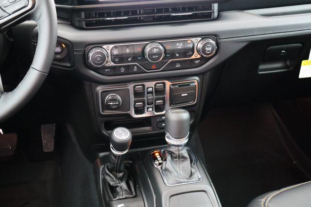 new 2026 Jeep Gladiator car, priced at $45,600