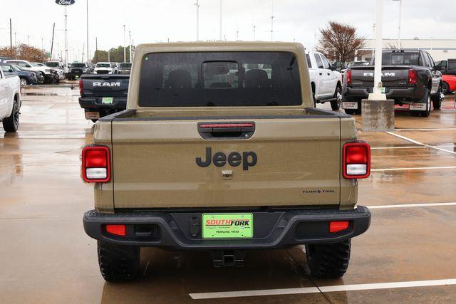 new 2026 Jeep Gladiator car, priced at $45,600