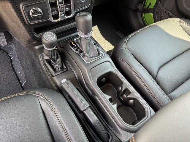 new 2025 Jeep Gladiator car, priced at $37,990