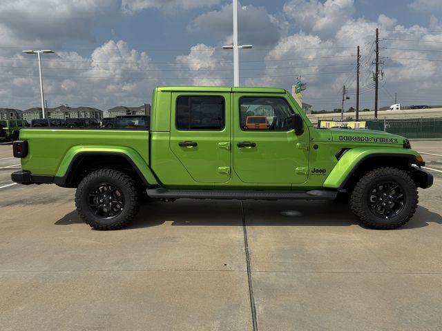 new 2025 Jeep Gladiator car, priced at $37,990