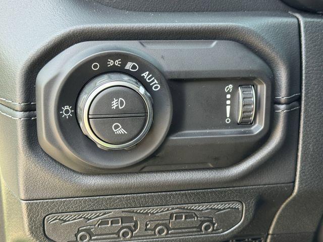 new 2025 Jeep Gladiator car, priced at $37,990