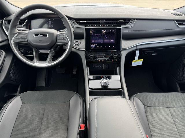 new 2025 Jeep Grand Cherokee car, priced at $38,530