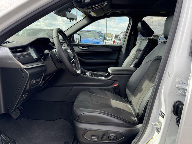 new 2025 Jeep Grand Cherokee car, priced at $38,530