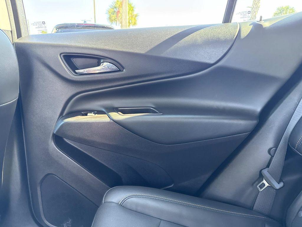 used 2021 Chevrolet Equinox car, priced at $17,188